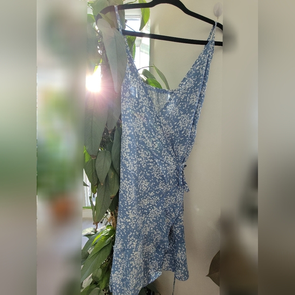 Romwe Fit & Flare Frilled Wrap Dress - Picture 2 of 5